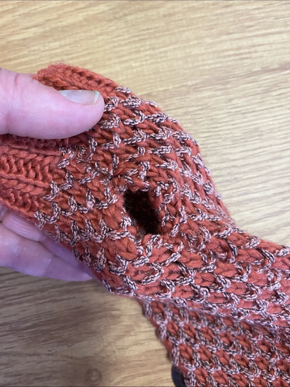 Simply Noelle Rust and Cream Knit Accessory Set